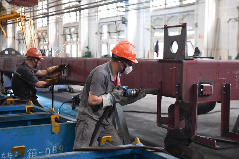 鐵路貨運制造企業趕制訂單生產忙